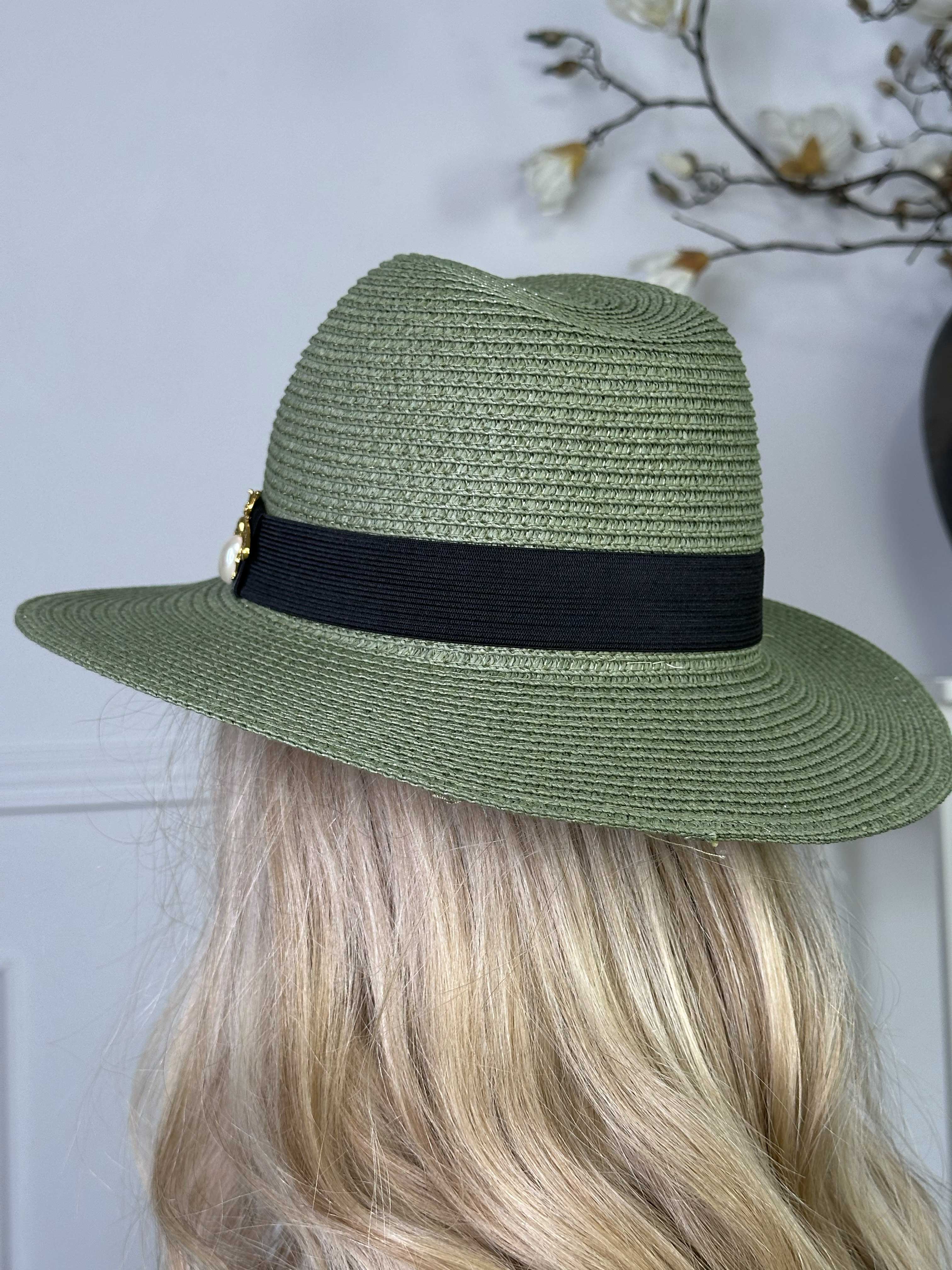 Amelia - Hat med sort bånd og guld bi